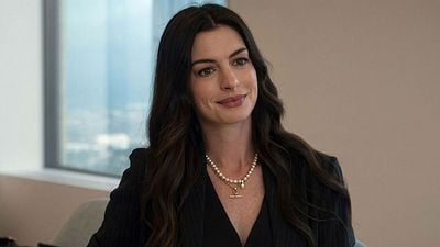 Imagem da notícia Influencer conservadora volta no tempo e precisa viver realidade na prática: Este é o novo filme de Anne Hathaway