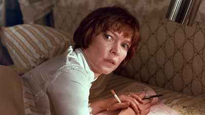 Imagem da notícia 93 anos, 77 filmes, 1 Oscar: Um dos melhores filmes de terror de todos os tempos a transformou em uma estrela – e 53 anos depois ela ainda está na ativa!