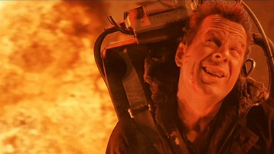 Imagem da notícia Um dos melhores filmes de ação de Hollywood tem cena que não faz sentido algum: "Erro" passou totalmente despercebido