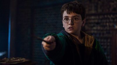 Imagem da notícia Diretora de Matrix pede boicote à nova série de Harry Potter e faz duras críticas a J.K. Rowling: "Se você apoia Harry Potter, está apoiando o genocídio trans"