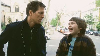 Imagem da notícia Reconheceu? Há 23 anos, este menininho trabalhou com Hugh Grant e hoje é um fenômeno em Hollywood