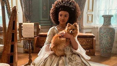 Imagem da notícia Quem é Jaqueline Avant? Rainha Charlotte dedica seu primeiro episódio a alguém muito especial para chefão da Netflix