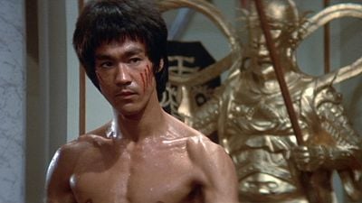 Imagem da notícia Lançado seis meses após a morte de Bruce Lee, esse filme de ação deveria ter sido a glória máxima do astro do kung-fu
