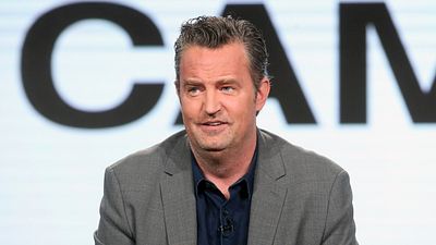 Imagem da notícia Caso Matthew Perry: 5 pessoas são presas relacionadas à morte do ator de Friends