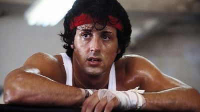 Imagem da notícia Este é o novo Sylvester Stallone: Foi escolhido quem interpretará o astro de Rocky em filme sobre os bastidores de Hollywood