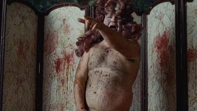 Imagem da notícia Nem La La Land, nem Pobres Criaturas: Um dos melhores filmes de Emma Stone é uma comédia ácida e está disponível na Netflix