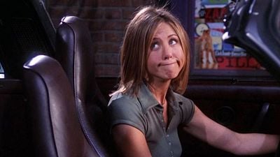 Imagem da notícia Todo mundo esqueceu desse detalhe em Friends: Esta atriz interpreta 2 personagens diferentes na série