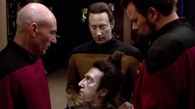 Imagem da notícia Roteirista confirma: Este personagem não morreu no final de Star Trek: Nêmesis!