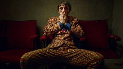 Imagem da notícia Bebê Rena na justiça? Netflix recebe advertência do governo britânico e pode ser enquadrada em nova lei