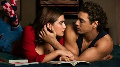 Imagem da notícia "Tínhamos um ambiente seguro": Estrela de Off Campus: Amores Improváveis revela bastidores das cenas íntimas entre Hannah e Garrett (Entrevista)
