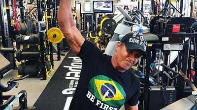 Imagem da notícia O treinamento diferenciado que condicionou Sylvester Stallone após os 70 anos: "É preciso nunca parar de se esforçar"