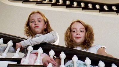 Imagem da notícia O Diabo Veste Prada 2: Assim estão as filhas gêmeas de Miranda 20 anos depois