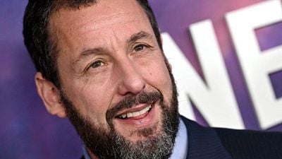 Imagem da notícia Quem é a esposa de Adam Sandler? Fizeram vários filmes juntos e estão casados há 21 anos