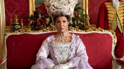 Imagem da notícia Rainha Charlotte vai morrer em Bridgerton? Teoria de fãs aponta final trágico – e faz muito sentido