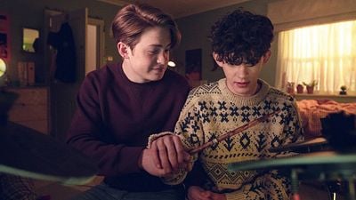 Imagem da notícia Uma das melhores séries românticas da Netflix escapou do cancelamento e pode repetir feito emocionante