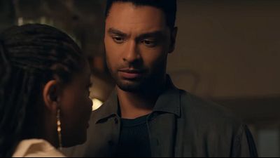 Imagem da notícia Regé-Jean Page revela que passou por "um dos momentos mais aterrorizantes" de sua vida nas gravações da comédia romântica Eu e Você na Toscana