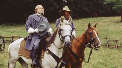 Imagem da notícia O filme mais longo da história de Hollywood: Um épico que mistura guerra e faroeste, lançado há mais de 30 anos