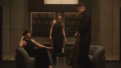 Imagem da notícia Muito antes de Dakota Johnson e Colin Farrell, Taylor Swift já colocava em seus clipes em um elenco estrelado de Hollywood: Os atores mais famosos que já trabalharam com a cantora