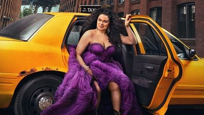 Imagem da notícia Com 89% de aprovação, essa série da Netflix é perfeita para os órfãos de Sex and the City e Emily em Paris