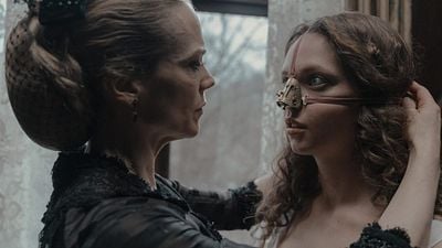 Imagem da notícia Um subestimado filme de terror de 2024 apresentou uma versão mais sombria de um conto popular da Disney: "Material para pesadelo"