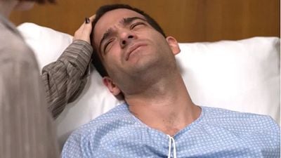 Imagem da notícia "Fazendo de propósito": Erro bizarro em Vale Tudo deixa Afonso com três mãos e vira piada em capítulo tenso