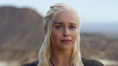 Imagem da notícia Emilia Clarke quase foi demitida de Game of Thrones? A atriz revela motivo que causou medo na Khaleesi