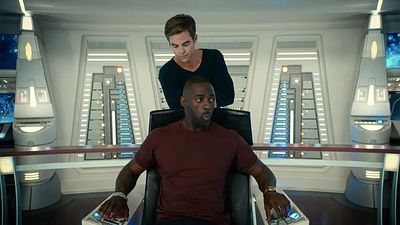 Imagem da notícia "Ele estava um pouco atrevido, eu fui e pow!": Idris Elba revela que deixou ator de olho roxo durante gravação de ficção científica