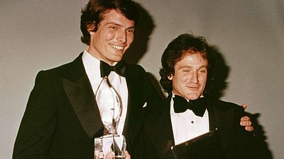 Imagem da notícia "Alguém deveria fazer um filme": Robin Williams foi a primeira pessoa a visitar Christopher Reeve no hospital após ator ficar tetraplégico