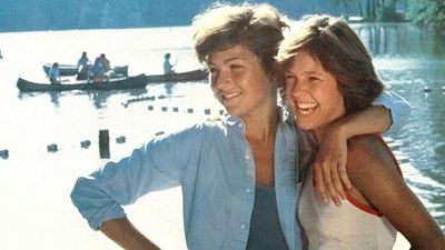 Imagem da notícia Estrela dos anos 80 fugiu da fama há 24 anos e agora reapareceu irreconhecível: Lembra dela?