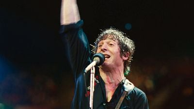 Imagem da notícia Jeremy Allen White canta de verdade em Springsteen: Salve-me do Desconhecido? Opinião do próprio Bruce Springsteen foi decisiva para o astro de The Bear