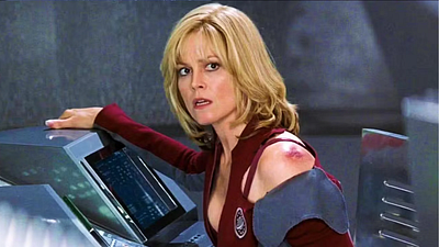 Imagem da notícia Cenas com a versão do diretor de Harry Potter: Sigourney Weaver quer uma versão do diretor para um dos maiores filmes cult de ficção científica dos anos 90