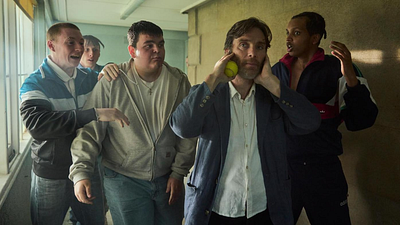 Imagem da notícia Na Netflix: Nesta adaptação de best-seller, o vencedor do Oscar Cillian Murphy se supera emocionalmente