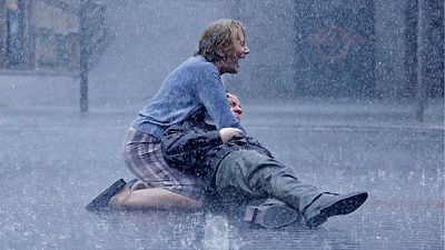 Imagem da notícia No streaming, você encontra uma das séries mais aclamadas da última década: 8 episódios que contam uma história devastadora