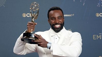Imagem da notícia Emmy 2025: Após 77 anos, Tramell Tillman, de Ruptura, conquista vitória histórica que demorou tempo demais para acontecer