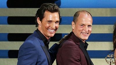 Imagem da notícia Matthew McConaughey e Woody Harrelson são irmãos? Serviço de streaming cria série para desvendar mistério