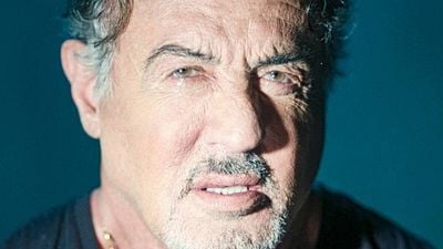 Imagem da notícia Sylvester Stallone: "Sempre rejeitei a expressão 'envelhecer com dignidade'. Quanto mais velho fico, mais tento abraçar minha criança interior"