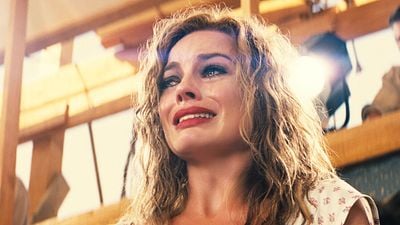 Imagem da notícia Chora muito em filmes tristes? Existe um serviço em que você contrata homens bonitos para enxugar suas lágrimas e assistir junto