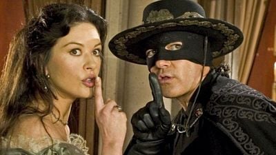 Imagem da notícia "As coisas vão mudar": Steven Spielberg alertou Antonio Banderas que A Máscara do Zorro seria um dos últimos filmes a resistir ao CGI