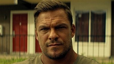Imagem da notícia Alan Ritchson fala sobre o cancelamento de uma temporada de Reacher por causa de Donald Trump: "É meu livro favorito"