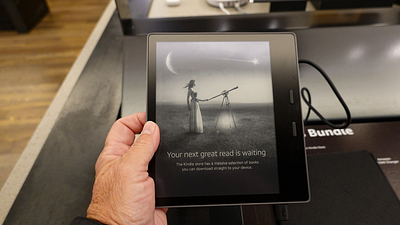 Imagem da notícia Kindle Oasis: Conheça o dispositivo Amazon com a maior e melhor resolução para ler seus livros preferidos