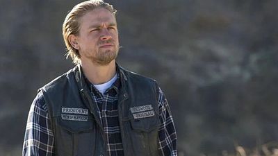 Imagem da notícia Estrela de Sons of Anarchy, Charlie Hunnam quase se tornou Anakin Skywalker - mas arruinou tudo com George Lucas