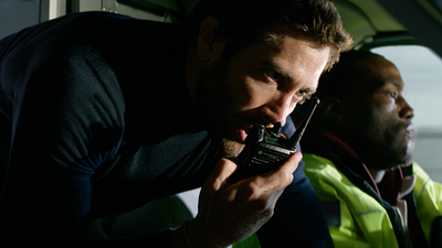 Imagem da notícia É fã de filmes de ação? Esta produção explosiva do diretor de Transformers está no streaming, mas pouca gente viu