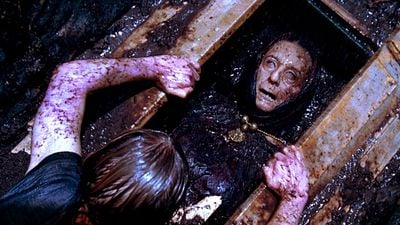 Imagem da notícia Uma maldição imponente seguida de uma entidade perturbadora: Este terror do diretor de Homem-Aranha vai te tirar o sono