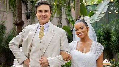 Imagem da notícia Resumo de Êta Mundo Melhor! (03 a 08/11): Candinho e Dita finalmente se casam, e um reencontro inesperado agita a semana