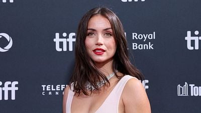 Imagem da notícia Ana de Armas afirma que estúdios não oferecem papéis mais dramáticos a ela mesmo depois de sua indicação ao Oscar: “Acham que foi sorte”