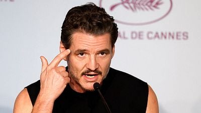 Imagem da notícia "Alerta de spoiler!": Jornalista revela morte de Pedro Pascal em The Last of Us a Emma Stone em Cannes