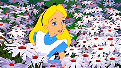Imagem da notícia Esta é a aparência de Alice no País das Maravilhas quando adulta