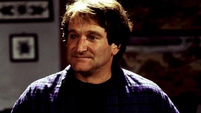 Imagem da notícia Esta noite no streaming: Toda criança dos anos 90 cresceu com este filme hilário que marca uma das performances mais engraçadas de Robin Williams!