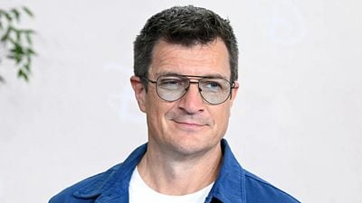 Imagem da notícia Quem é a esposa de Nathan Fillion? Astro de The Rookie está junto de atriz que fez papel em uma das maiores séries de ficção científica dos anos 2000