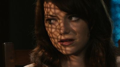 Imagem da notícia O Oscar de Emma Stone só veio anos depois, mas esta comédia romântica é a mais icônica de sua carreira -  e você tem a última chance de vê-la na Netflix!